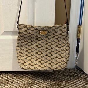 Micheal Kors Crossbody